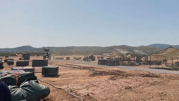 Feldlagerbau auf Sardinien