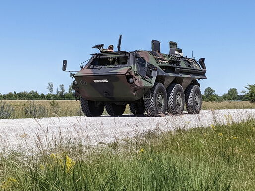 Der Truppentransportpanzer (TPz Fuchs) auf dem StOÜbPl Lechfeld.
