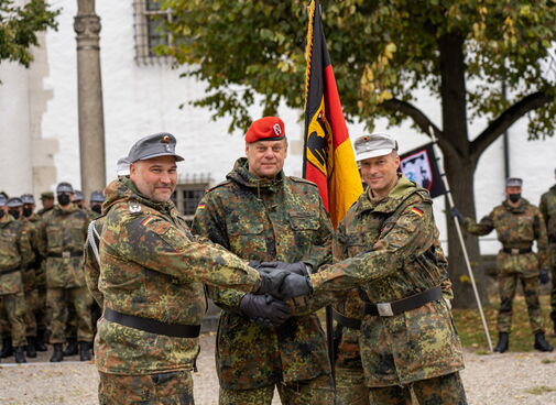 Brigadegeneral Michael Podzus übergibt das Kommando über das Pionierbataillon 905.