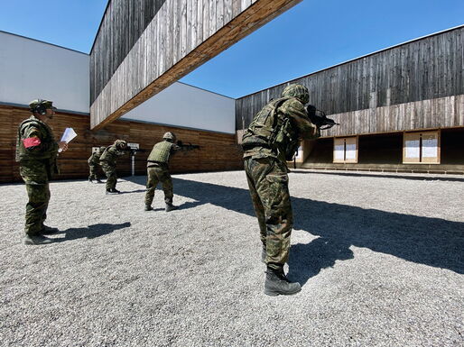 Auf der Standortschießanlage.