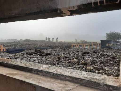 Morgens auf der Baustelle,...