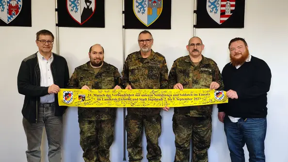 Übergabe des Gelben Bandes der Verbundenheit an das Pionierbataillon 905